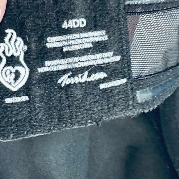 Torid Strapless Bra - Picture 3 of 4